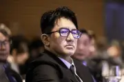 CEO HYBE Bang Si Hyuk Dihadapi Permintaan Penangkapan atas Tuduhan Penipuan Saham