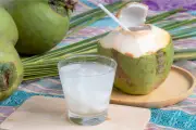 Efek Rutin Minum Air Kelapa Selama 30 Hari pada Tubuh Manusia