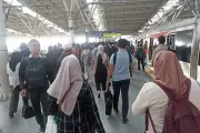 Jangkar Kemanusiaan: Titik Awal Sejarah Hidup Manusia dari Keluarga hingga Negara