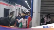 KA Argo Bromo Tabrak KRL di Bekasi Timur, Evakuasi Korban Berlangsung