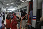 KA Lokal Bandung Raya Jadi Pilihan Utama Masyarakat untuk Mobilitas Harian