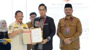 Kasatgas Tito Saksikan Penyerahan Bantuan Keuangan Daerah untuk Pemulihan Pascabencana Aceh