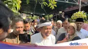KDM Melayat ke Rumah Duka Karyawati KompasTV Korban Kecelakaan Kereta Bekasi