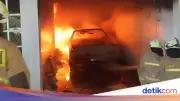Kebakaran Hanguskan Rumah dan Mobil di Lebak Bulus Jaksel