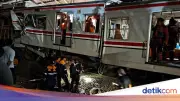 KRL di Bekasi Dipotong untuk Evakuasi Penumpang Terjepit, Fokus Gerbong Wanita