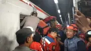 KRL Ditabrak Argo Bromo: Gerbong Wanita Hancur, Puluhan Luka