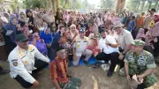 Kunjungan Kasatgas PRR Tito Karnavian Bangkitkan Harapan Penyintas Banjir di Aceh