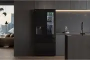 LG Luncurkan Kulkas InstaView Multi-Door dengan Auto Ice Maker untuk Keluarga Modern