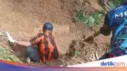 Longsor di Pemakaman Cianjur, Dua Jenazah Tergantung di Tebing Setinggi 20 Meter