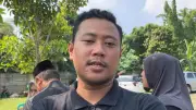 Malam Panjang Radit Mencari Harum Anjarsari Setelah Pesan Terakhir dari KRL