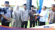 Mendes Serahkan 4 Juta Bibit Kelapa dan Pinang untuk Investasi Jangka Panjang di Sumbar