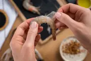 Mengapa Udang Segar Bisa Berubah Warna Jadi Hijau? Ini Penjelasan Chef