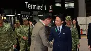 Menhan Sjafrie Diskusi dengan Menhan Jepang saat Transit di Bandara Narita