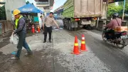 Motor Terpeleset, Pengendara Tewas Terlindas Truk Kontainer di Pademangan
