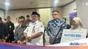 Pemprov DKI Salurkan Santunan untuk Dua Korban Kecelakaan Kereta di Bekasi