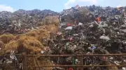 Pemprov DKI Tambah 20 Truk Sampah untuk Atasi Penumpukan di Pasar Induk Kramat Jati