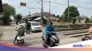 Perlintasan Lokasi Taksi Green SM Tertemper KRL Tak Punya Palang Resmi
