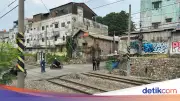 Polisi Ungkap Palang KA di TKP Kecelakaan Taksi Green SM Buatan Warga