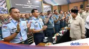 Prabowo Beri Taklimat ke 1.500 Komandan Satuan TNI, Serukan Soliditas