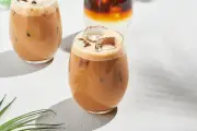 Rahasia Barista: Cara Membuat Es Kopi Susu yang Nikmat di Rumah