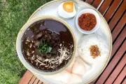 Resep Rawon Autentik: Kuah Hitam Kaya Rempah dan Daging Sapi Empuk