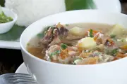 Resep Sop Ayam Rumahan, Kuah Hangat untuk Lauk Sehari-hari Keluarga