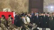 SBY Beri Penghormatan Terakhir ke 3 Prajurit TNI Gugur di Lebanon, Pakai Baret Biru