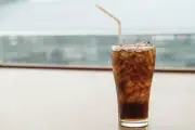 Tren Minuman Unik Kacang dan Coca-Cola yang Viral di Jepang