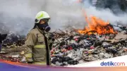 Tumpukan Sampah di Kelapa Gading Terbakar 12 Jam, Pendinginan Masih Berlangsung