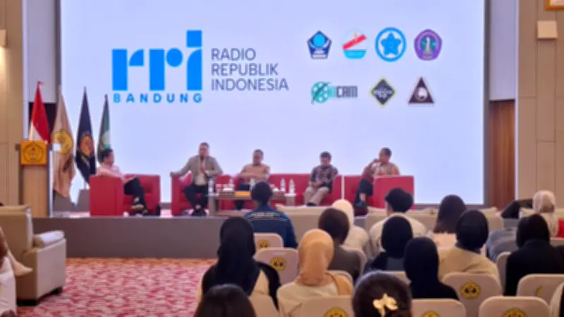 Hadapi Banjir Informasi, KPI Ajak Publik Kritis Saring Konten Medsos