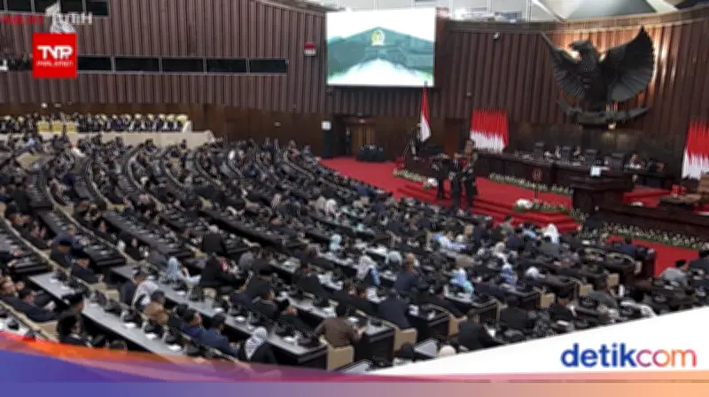 Prabowo Pidato Langsung di Paripurna DPR, 451 Anggota Hadir