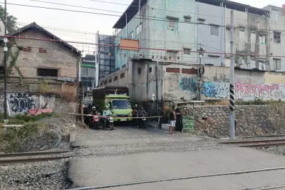 165 Petugas Penjaga Pelintasan Kereta di Sumbar Dihentikan