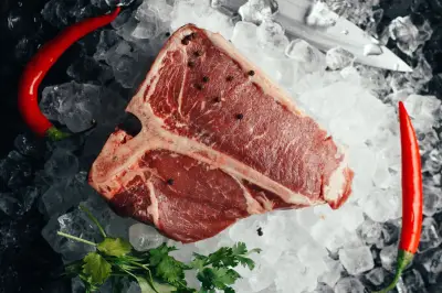 Alasan Tak Disarankan Mencairkan Daging di Suhu Ruangan