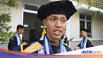 Anak Penjual Lemper Lulusan SMA CT Arsa Sukoharjo Diterima di Kampus Belanda