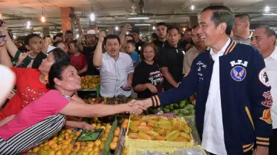Analisis Jokowi Blusukan Lagi: Uji Magnet Elektoral atau Manuver Politik?