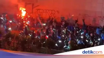 Bentrok Suporter Persija Vs Persib di Bogor, 2 Orang Luka Dibawa ke RS