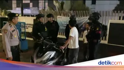 Brimob Polda Metro Gagalkan Balap Liar di Kebayoran Baru Jakarta Selatan