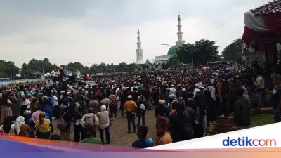 Bupati Bogor Temui Pendemo, Janji Minta Tambang Berizin Dibuka Lagi