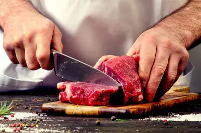 Cara Ampuh Hilangkan Bau Prengus di Talenan Bekas Daging Kurban