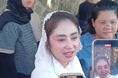 Dewi Perssik Tegaskan Tak Ada Masalah dengan Mantan Suami soal Putra
