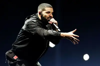 Drake Rilis Tiga Album Sekaligus, Iceman Habibti dan Maid of Honour