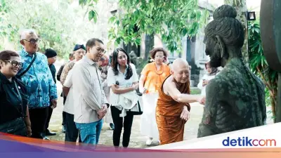 Fadli Zon Tinjau Kesiapan Vihara Mendut Sambut Waisak 2026