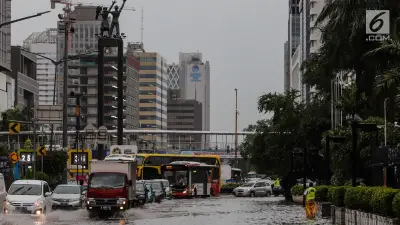 Genangan Air, TransJakarta Sesuaikan Rute Lebak Bulus-Pasar Baru