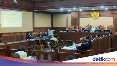 Hakim Minta Putri Noel Keluar Sidang Demi Jaga Psikologis Anak