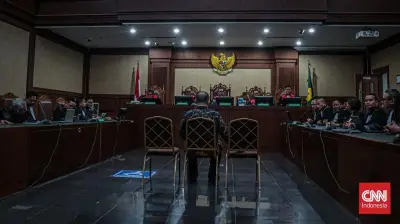 Hakim Ungkap Mark Up Rp4 Juta per Unit Laptop Era Nadiem, Negara Rugi Rp5,2 T
