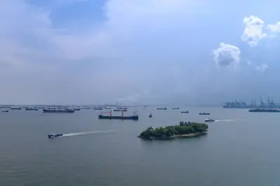 Hoaks! Pemerintah Terapkan Tarif Kapal di Selat Malaka