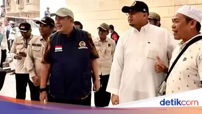 Instruksi Prabowo, Andre Rosiade Salurkan 122 Sapi Kurban di Sumbar