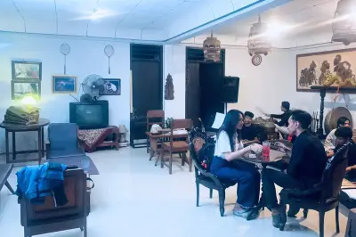 Kedai Kopi di Surabaya Ajak Ngopi Sambil Belajar Budaya Jawa
