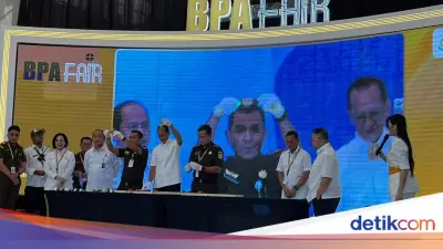 Kejaksaan Musnahkan 14 Jam Tangan Merek Mewah Palsu Milik Koruptor