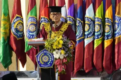 Kisah Mundakir: Anak Buruh Serabutan yang Kini Jadi Rektor